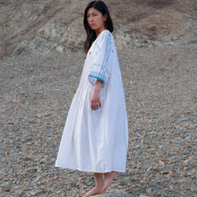 Load image into Gallery viewer, Pintuck Dress Indigo highlight
