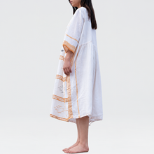 Load image into Gallery viewer, Offwhite Pintuck Gather Dress
